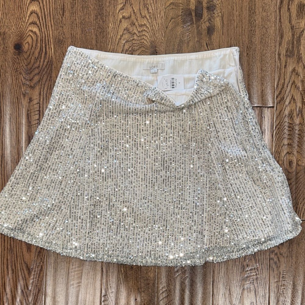 NWT LOFT Sequin Embellished Ivory/Silver Skirt Sz 6 - Picture 3 of 4